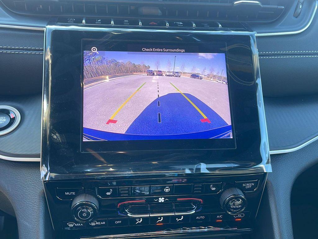 new 2025 Jeep Grand Cherokee car, priced at $36,125