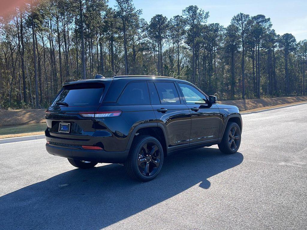 new 2025 Jeep Grand Cherokee car, priced at $36,125