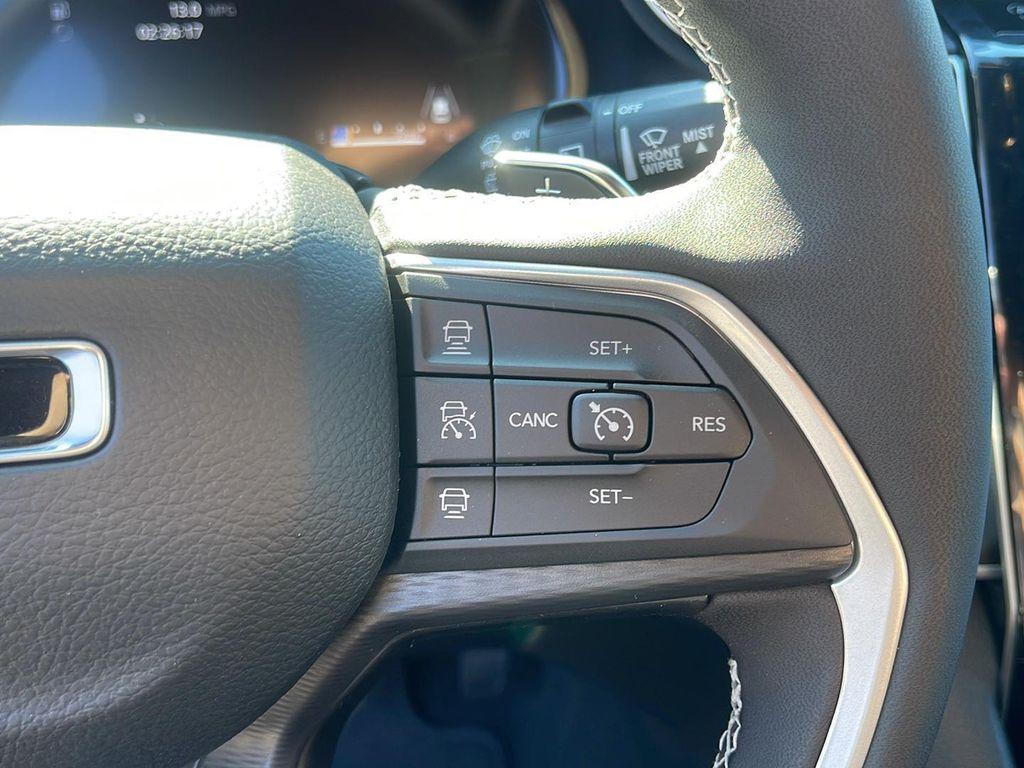 new 2025 Jeep Grand Cherokee car, priced at $36,125