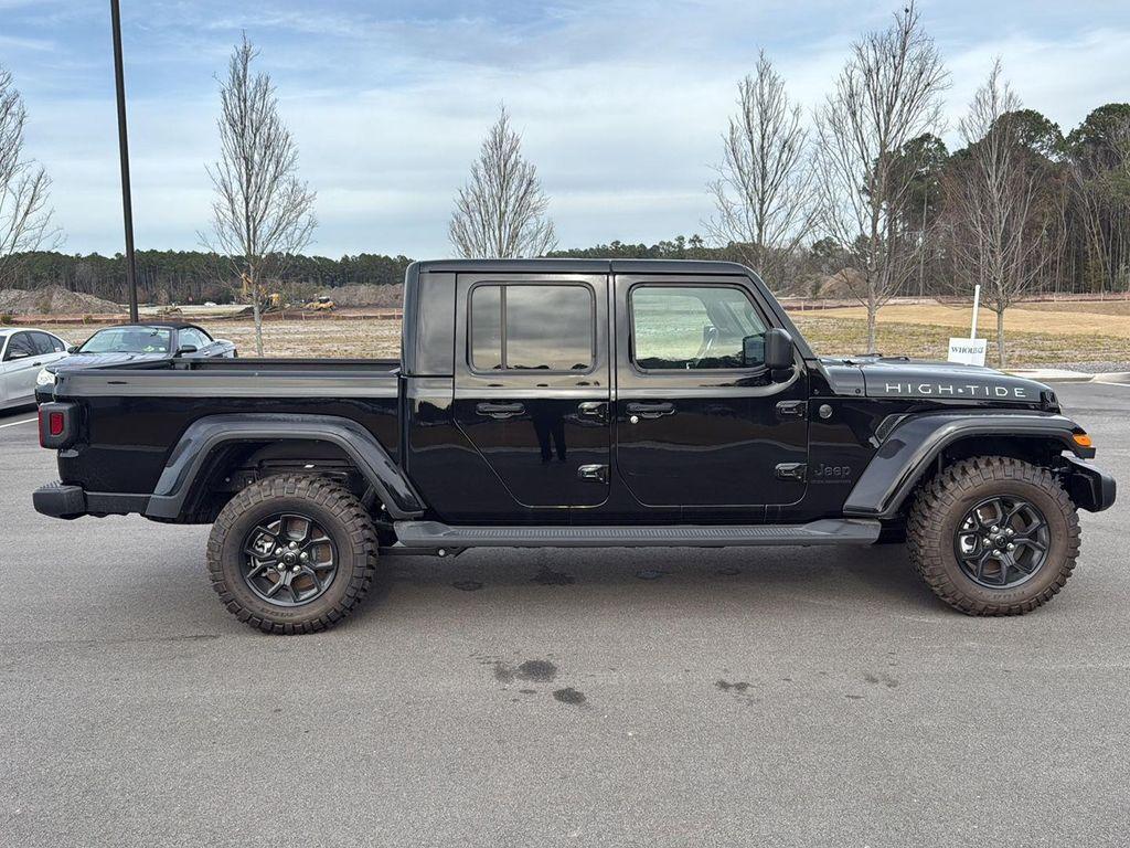 new 2025 Jeep Gladiator car, priced at $42,160