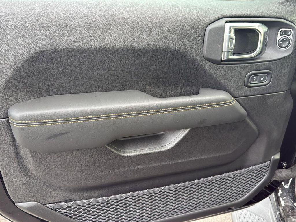 new 2025 Jeep Gladiator car, priced at $42,160