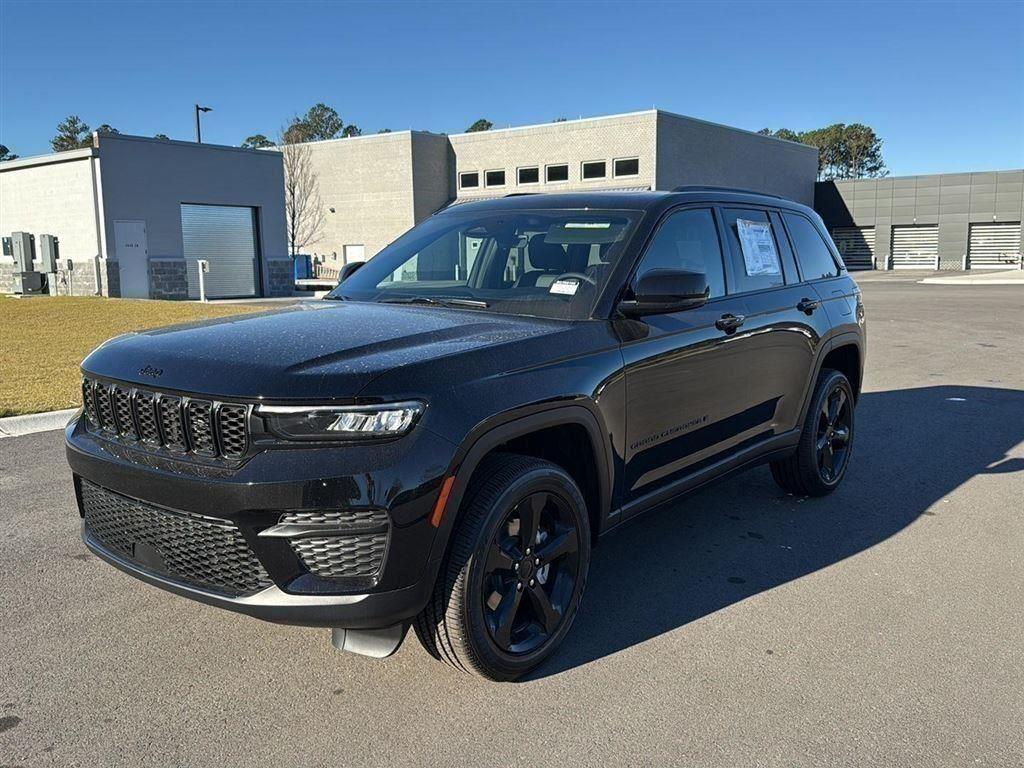 new 2025 Jeep Grand Cherokee car, priced at $38,625