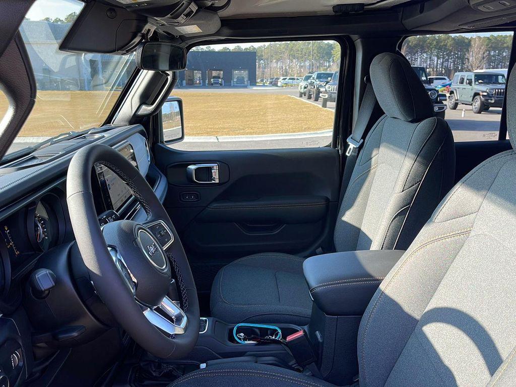 new 2025 Jeep Wrangler car, priced at $46,120