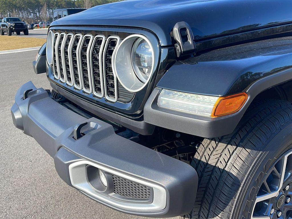 new 2025 Jeep Wrangler car, priced at $46,120
