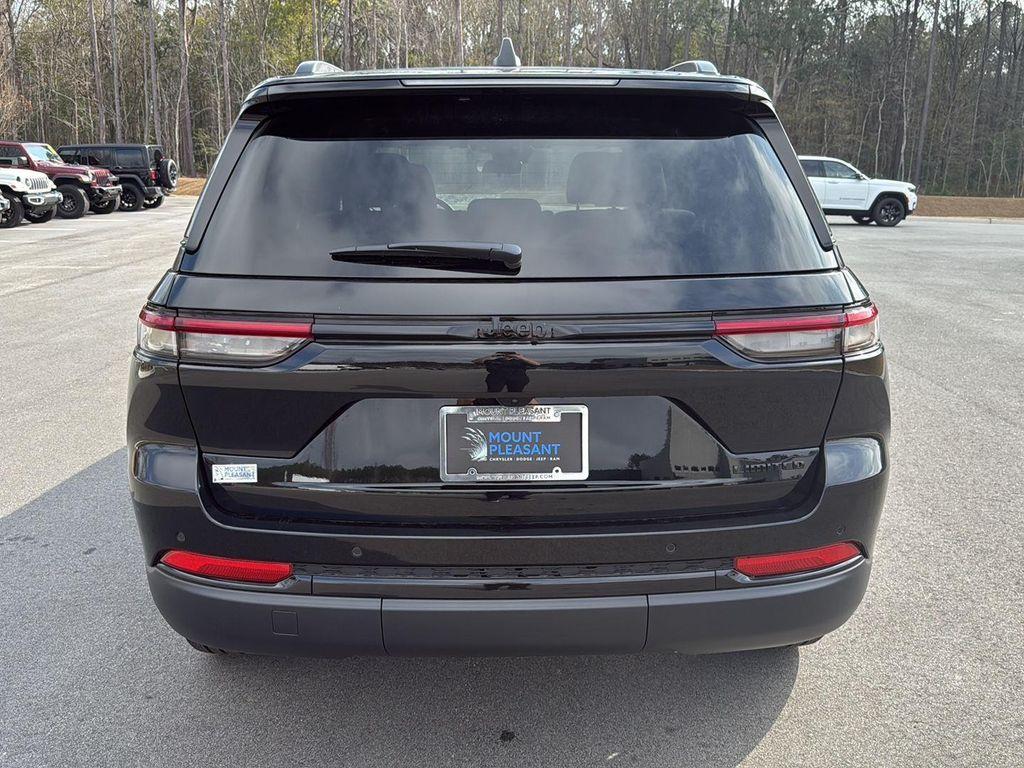 new 2025 Jeep Grand Cherokee car, priced at $39,970