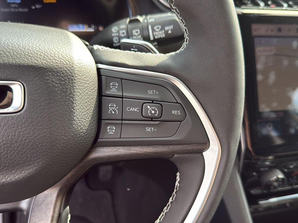 new 2025 Jeep Grand Cherokee car, priced at $39,970