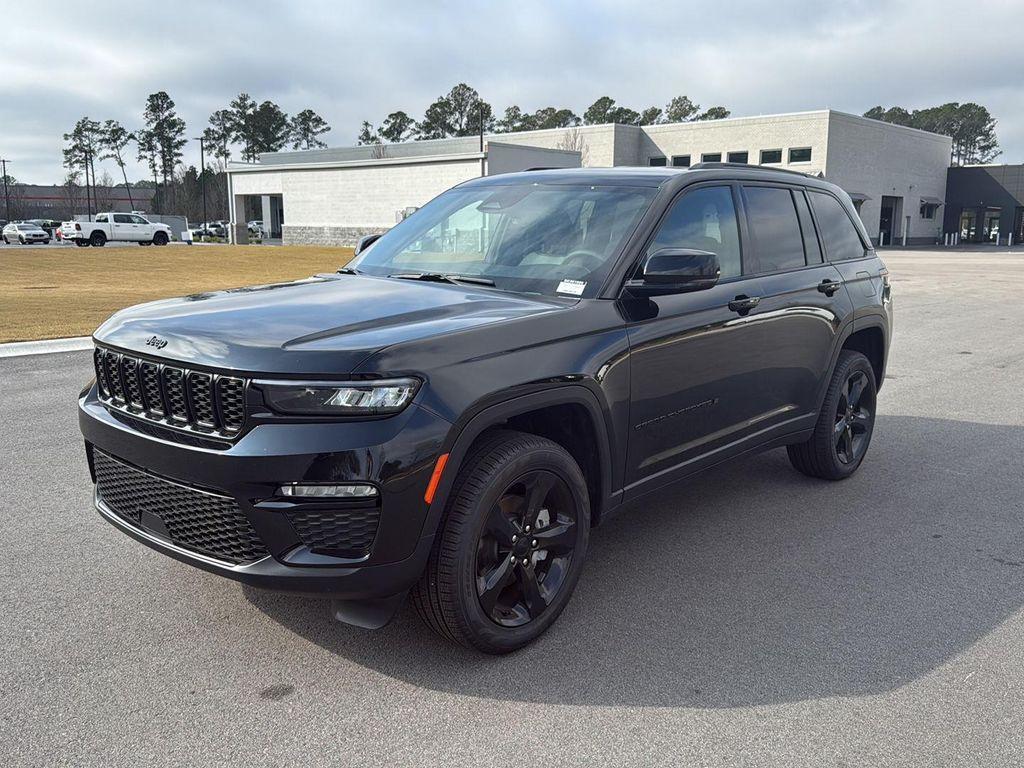 new 2025 Jeep Grand Cherokee car, priced at $39,970