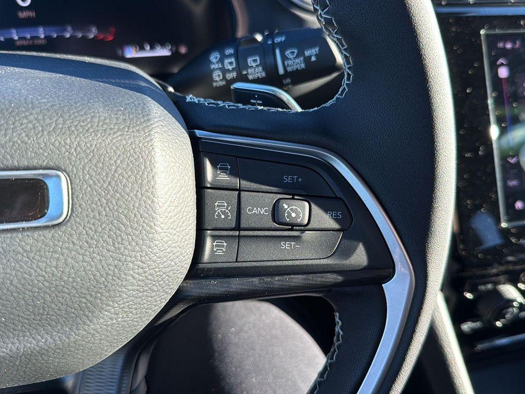 new 2025 Jeep Grand Cherokee car, priced at $38,030