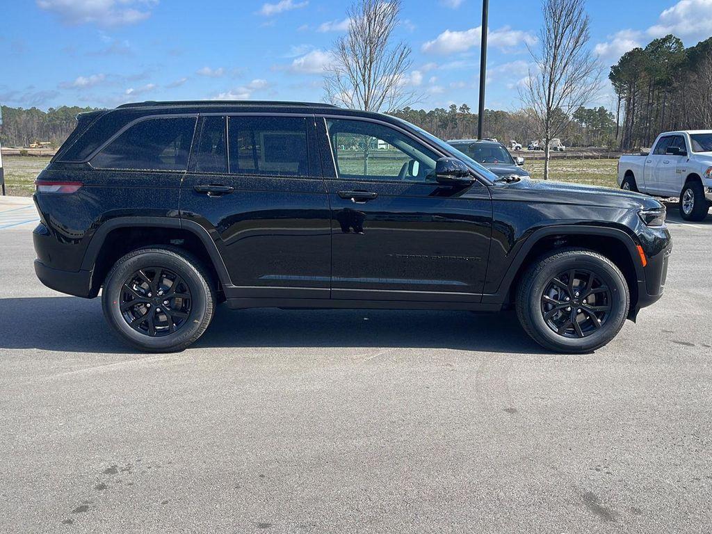 new 2026 Jeep Grand Cherokee car, priced at $47,360