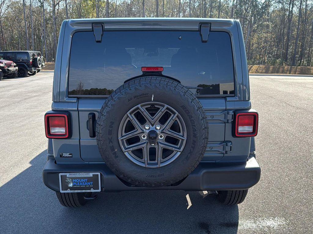 new 2025 Jeep Wrangler car, priced at $41,105