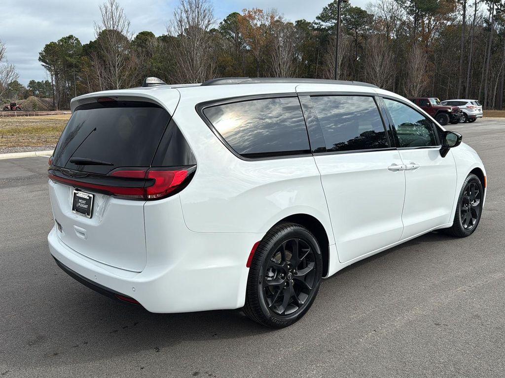new 2026 Chrysler Pacifica car, priced at $43,160