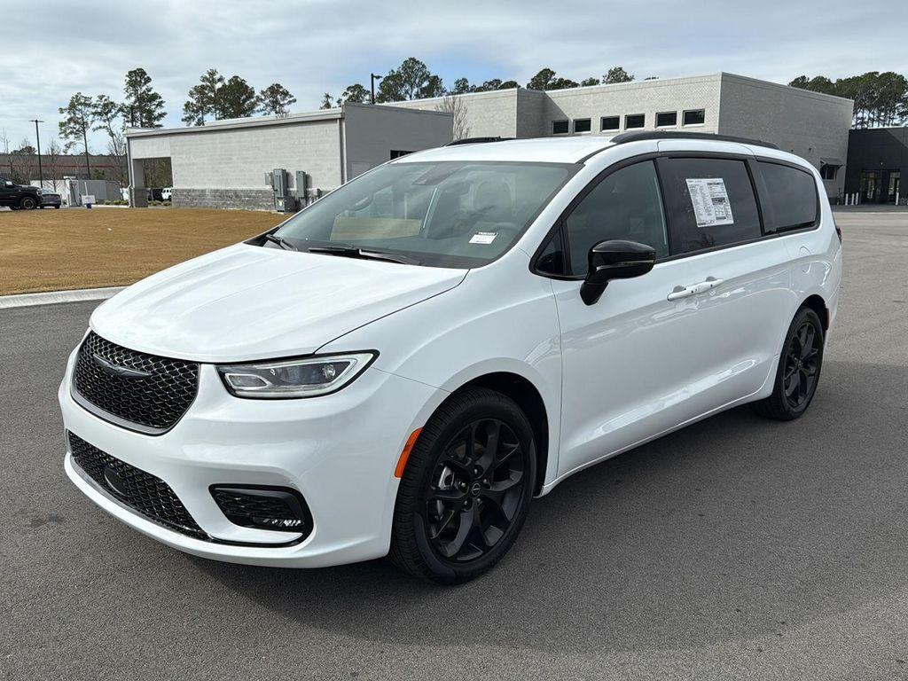 new 2026 Chrysler Pacifica car, priced at $43,160