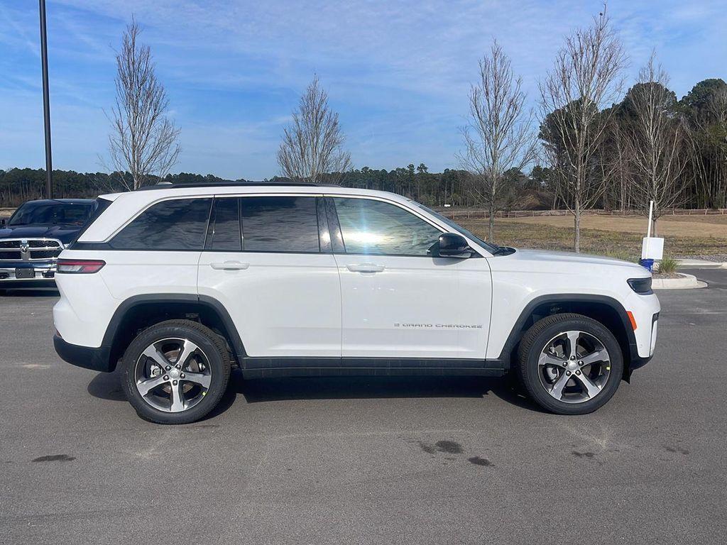 new 2026 Jeep Grand Cherokee car, priced at $48,135
