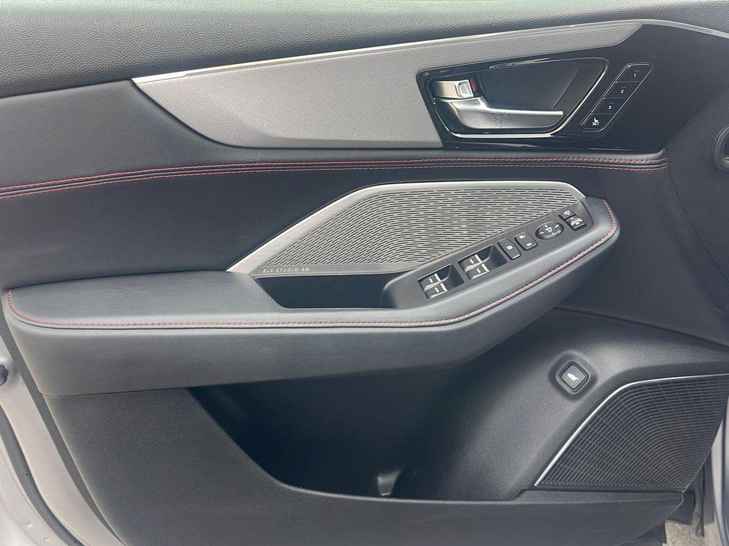 used 2022 Acura MDX car, priced at $31,899