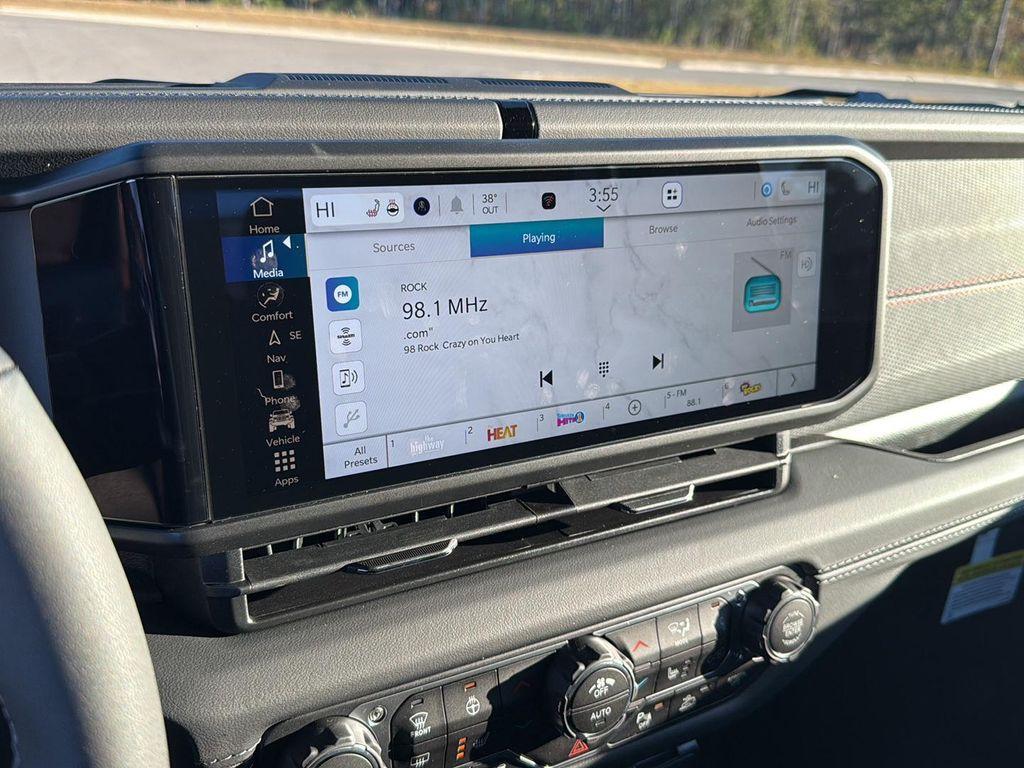 new 2025 Jeep Gladiator car, priced at $52,915