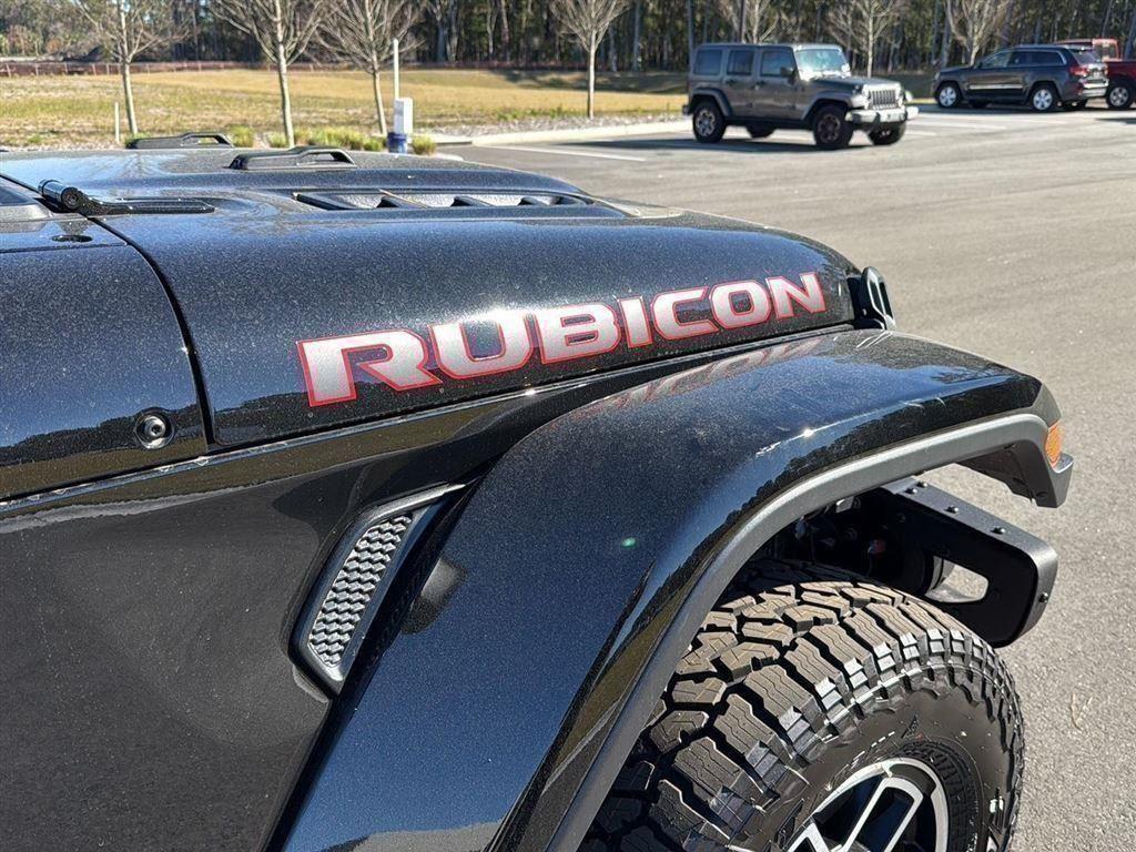 new 2025 Jeep Gladiator car, priced at $52,915