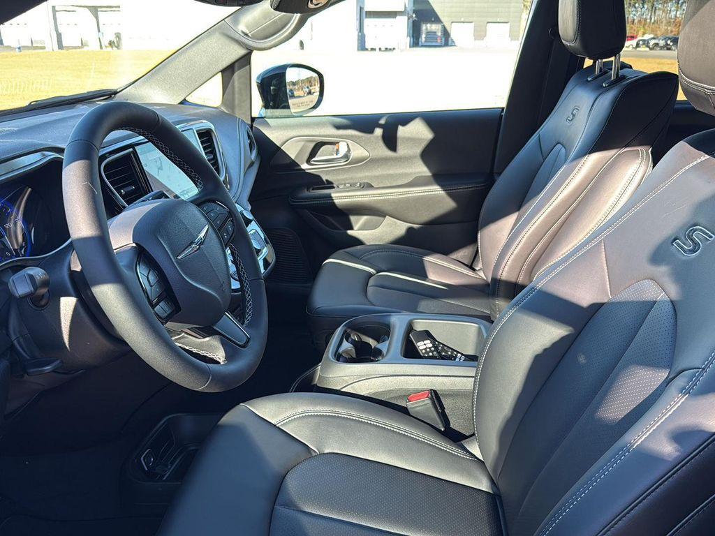 new 2026 Chrysler Pacifica car, priced at $46,155