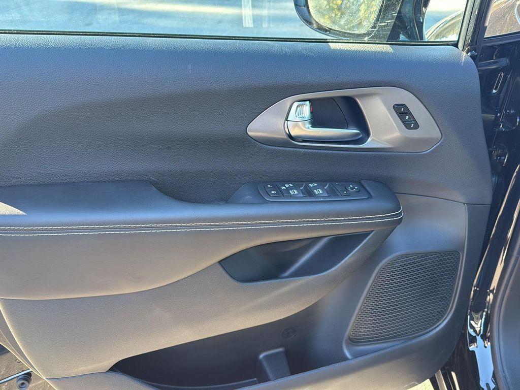 new 2026 Chrysler Pacifica car, priced at $46,155