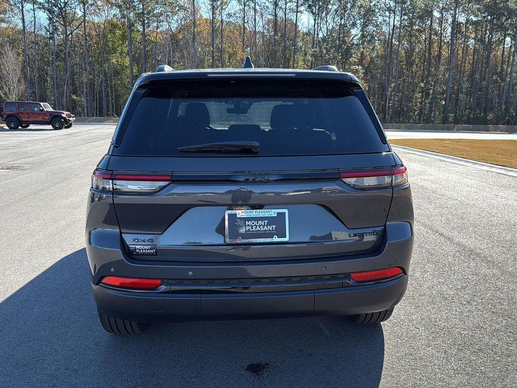 new 2025 Jeep Grand Cherokee car, priced at $41,970