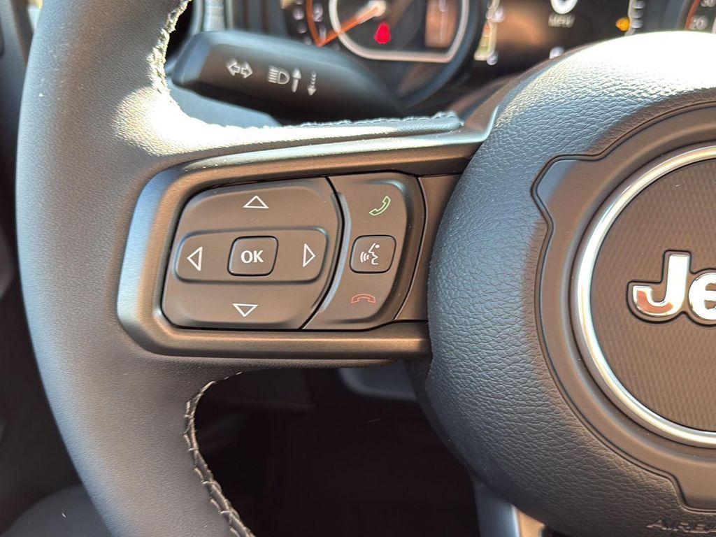 new 2025 Jeep Wrangler car, priced at $45,670