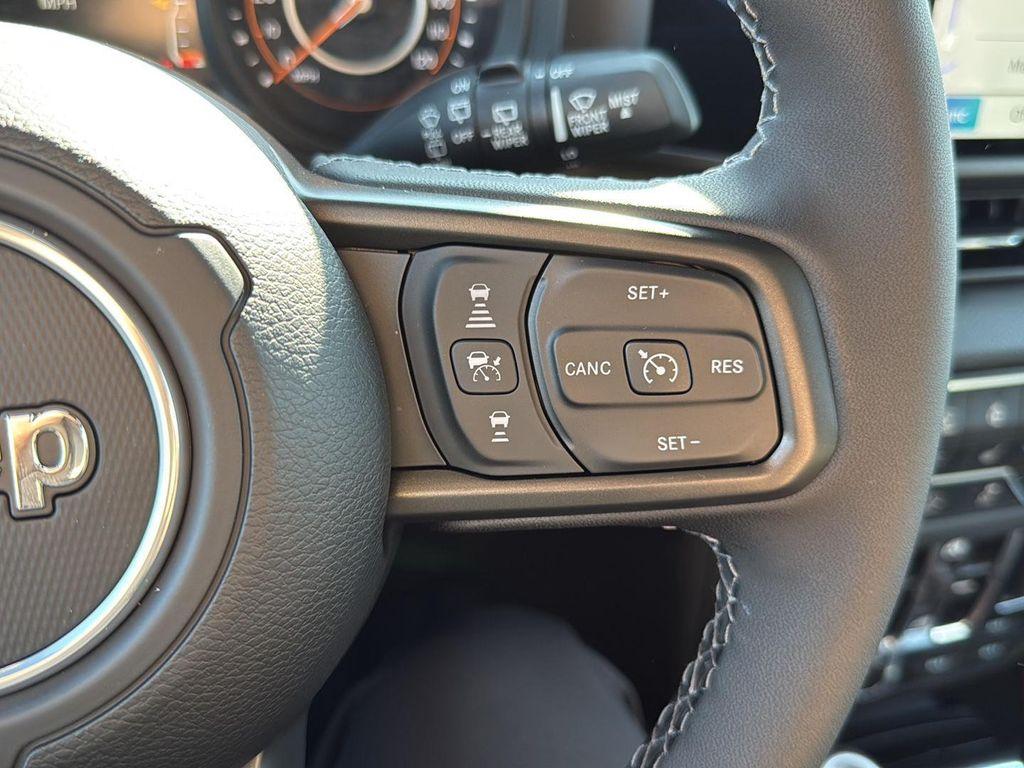 new 2025 Jeep Wrangler car, priced at $45,670