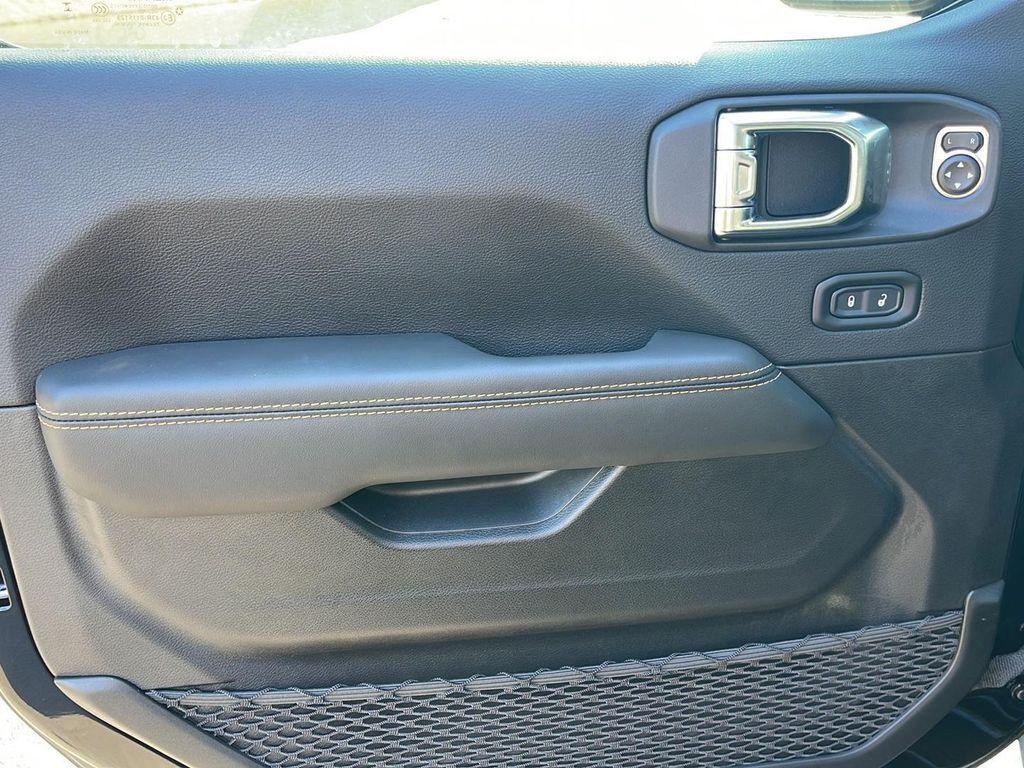 new 2025 Jeep Wrangler car, priced at $46,120