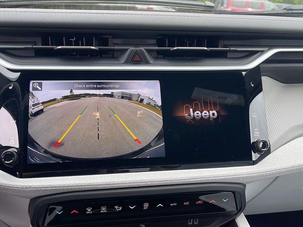new 2026 Jeep Cherokee car, priced at $35,770