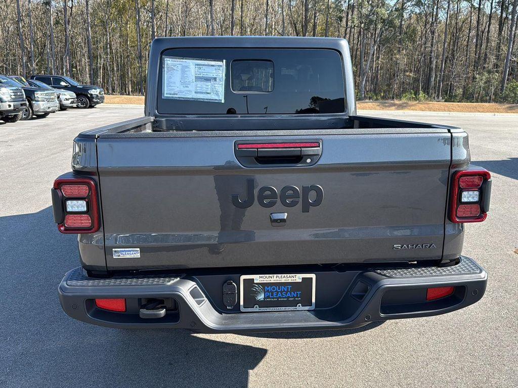 new 2026 Jeep Gladiator car, priced at $51,030