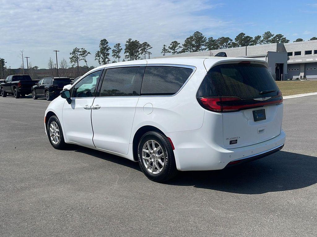 used 2025 Chrysler Pacifica car, priced at $28,149