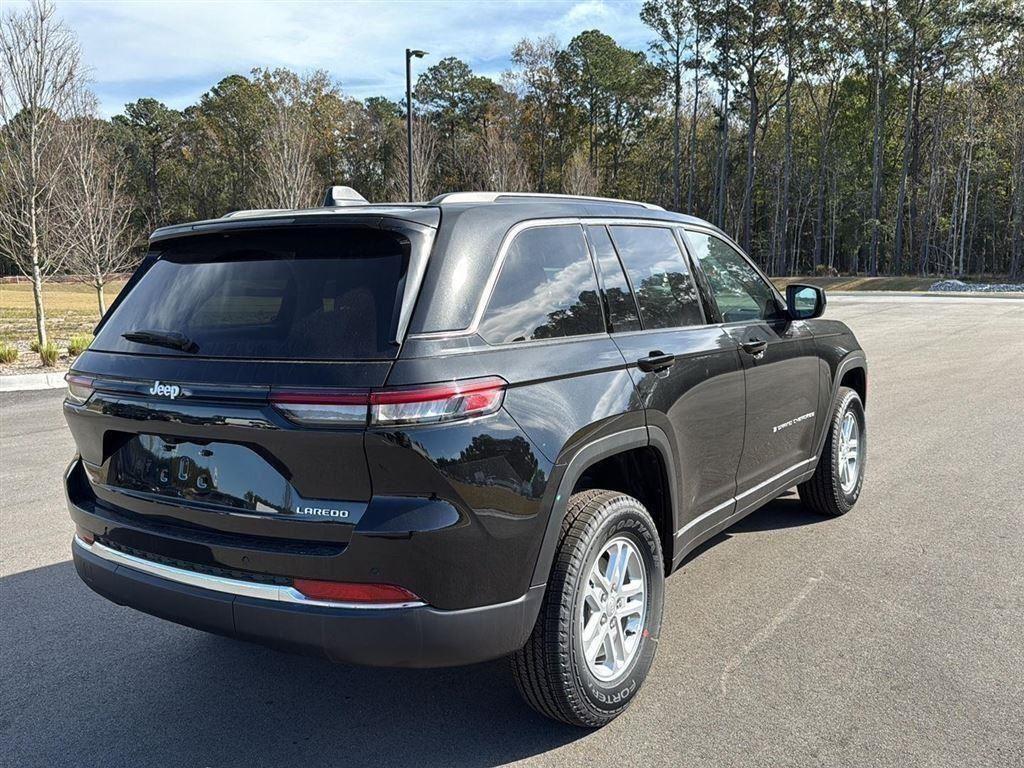 new 2025 Jeep Grand Cherokee car, priced at $34,670