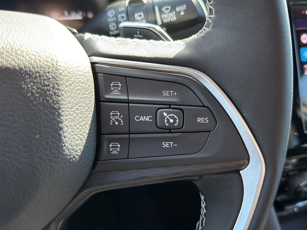 new 2025 Jeep Grand Cherokee car, priced at $34,670