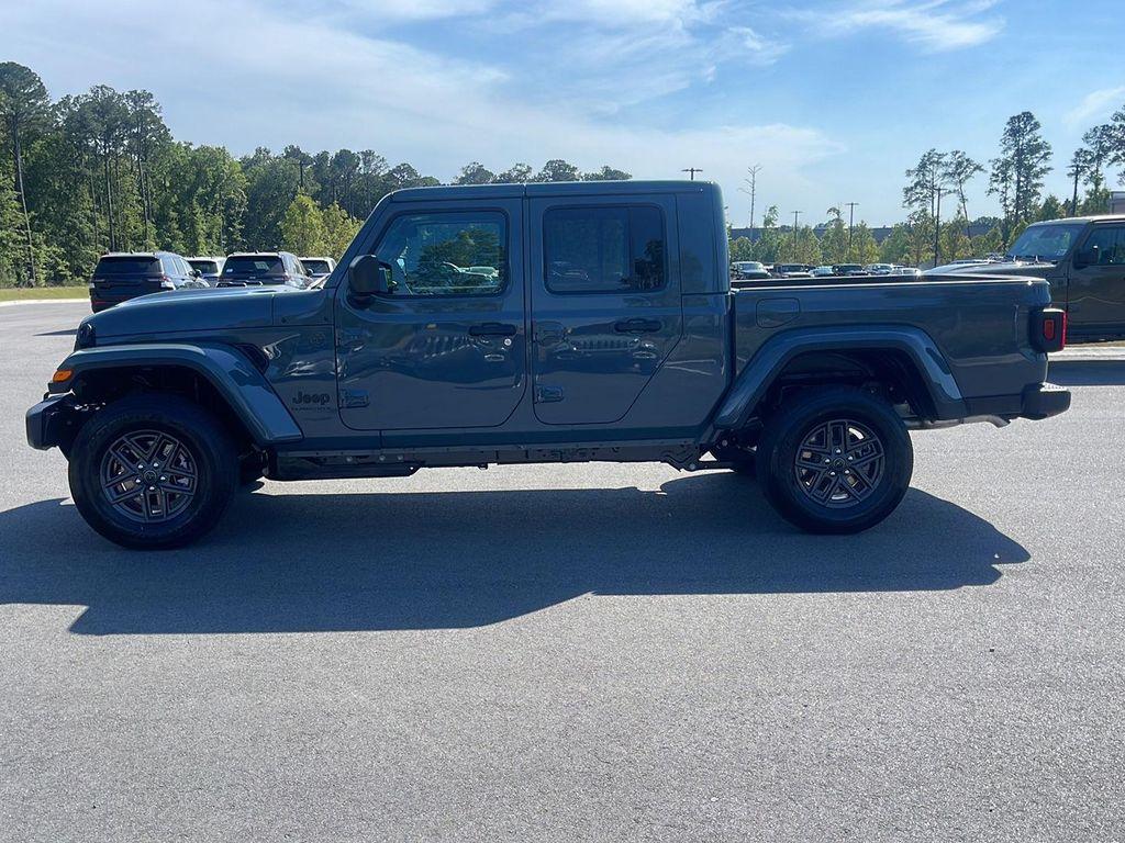 new 2026 Jeep Gladiator car, priced at $41,494