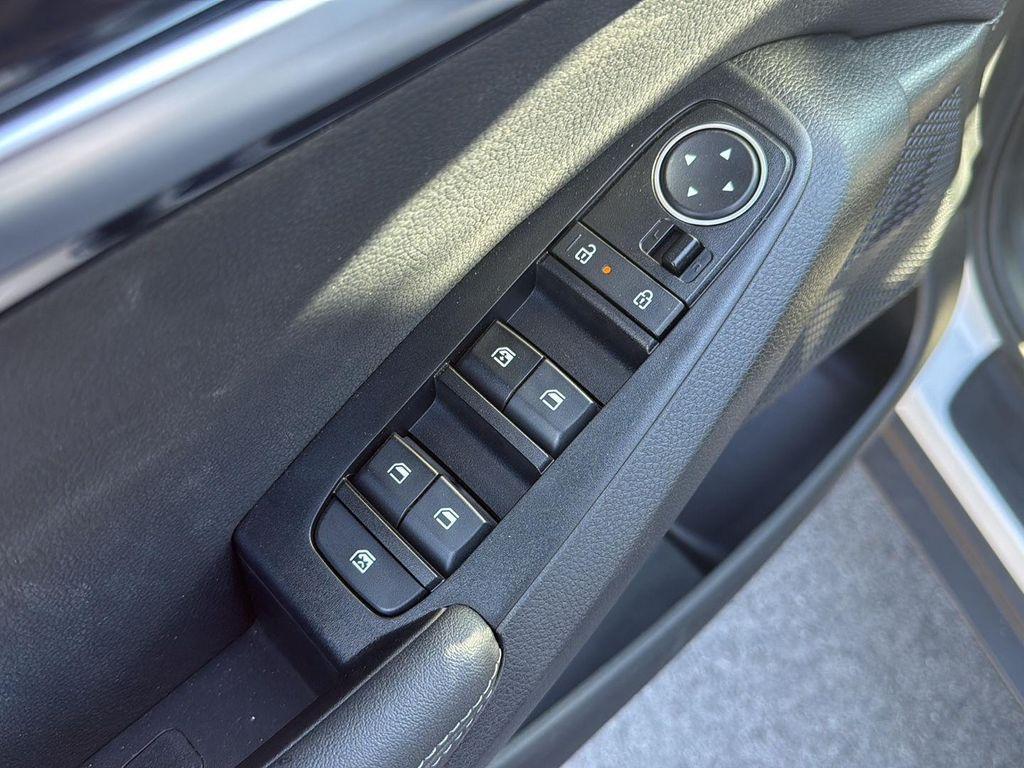 used 2025 Kia Seltos car, priced at $24,950