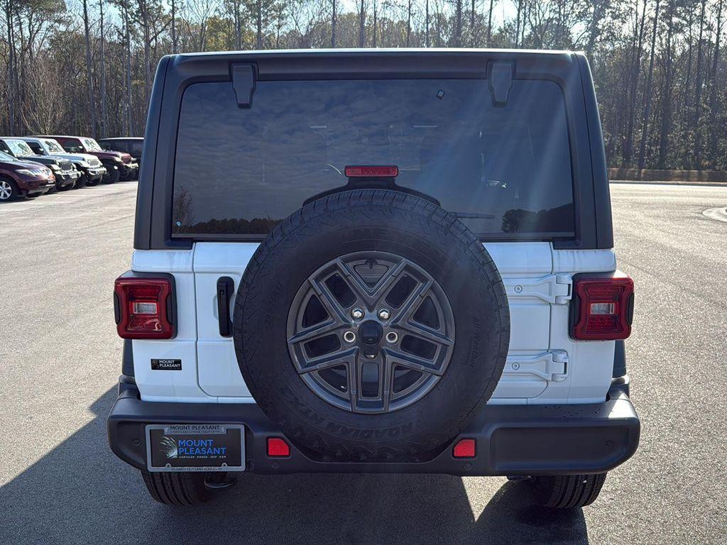new 2025 Jeep Wrangler car, priced at $41,175
