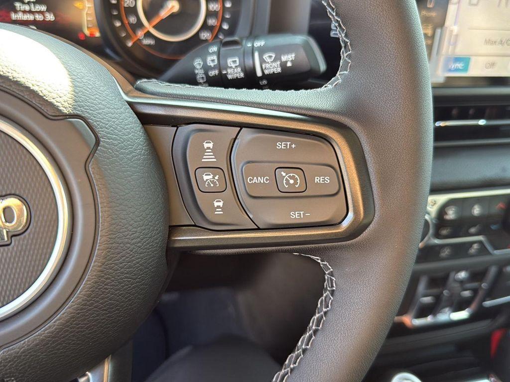 new 2025 Jeep Wrangler car, priced at $41,175