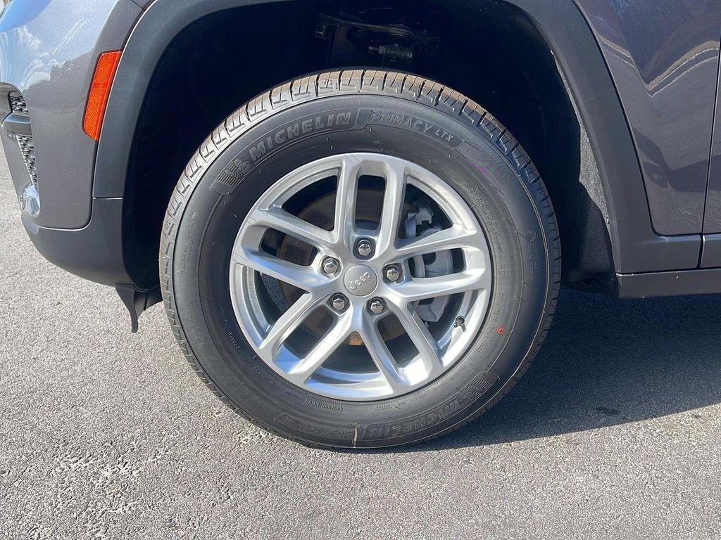 new 2025 Jeep Grand Cherokee car, priced at $32,625