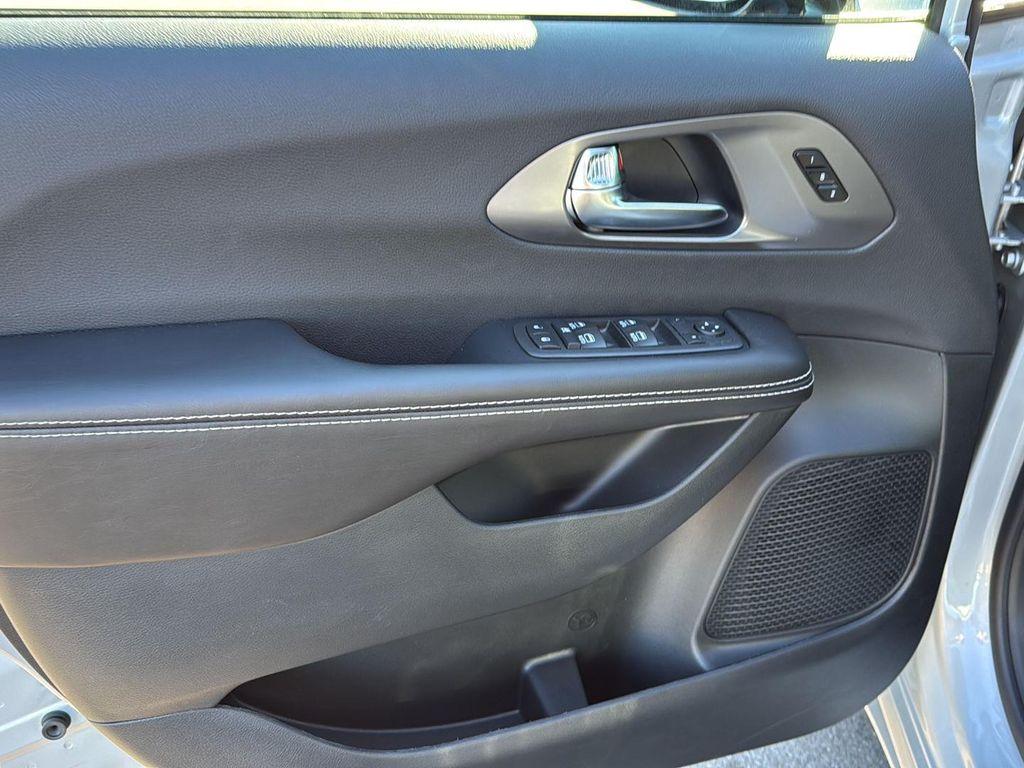 new 2026 Chrysler Pacifica car, priced at $43,655