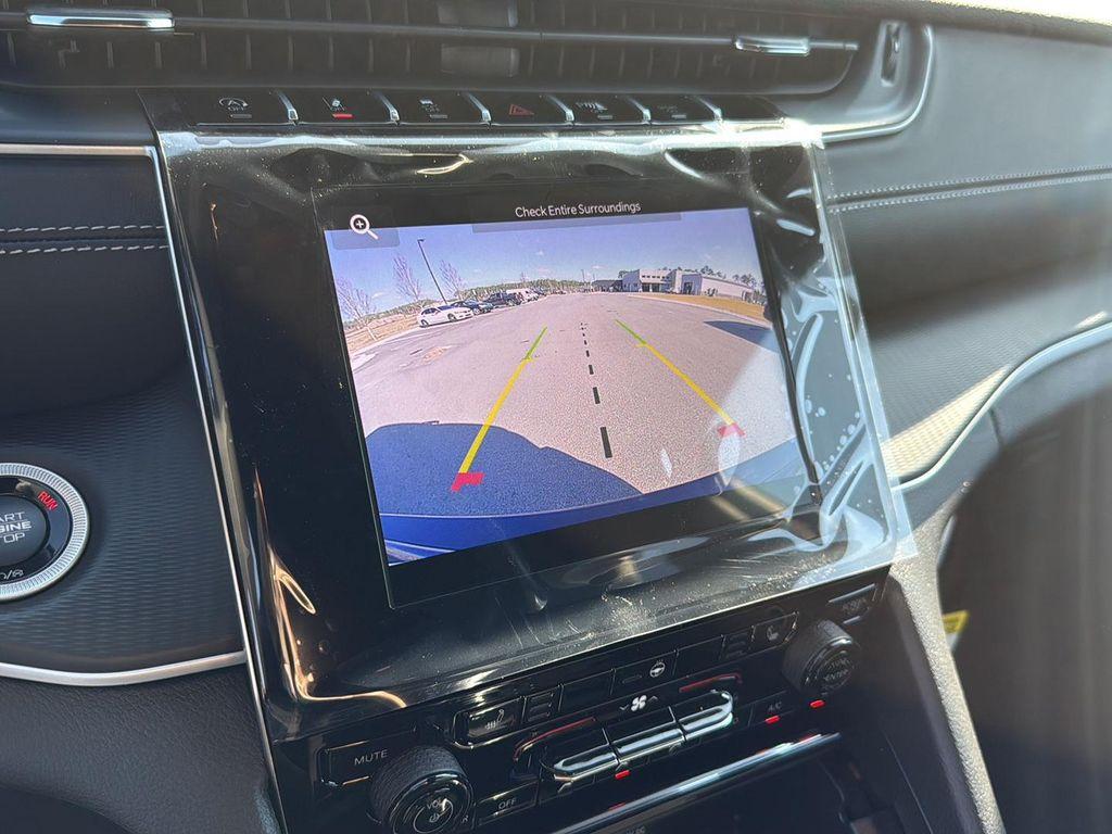 new 2025 Jeep Grand Cherokee car, priced at $36,125