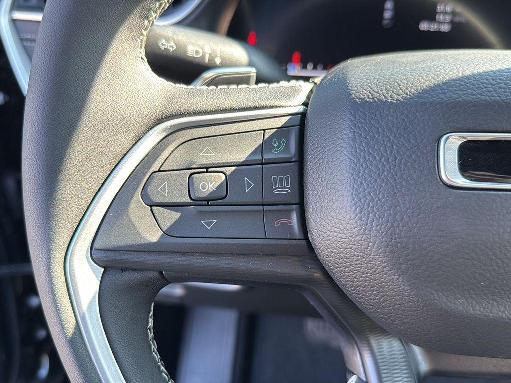 new 2025 Jeep Grand Cherokee car, priced at $36,125