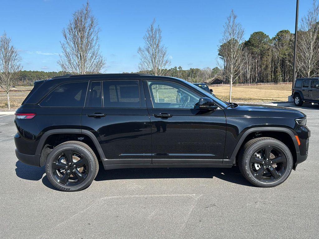 new 2025 Jeep Grand Cherokee car, priced at $36,125