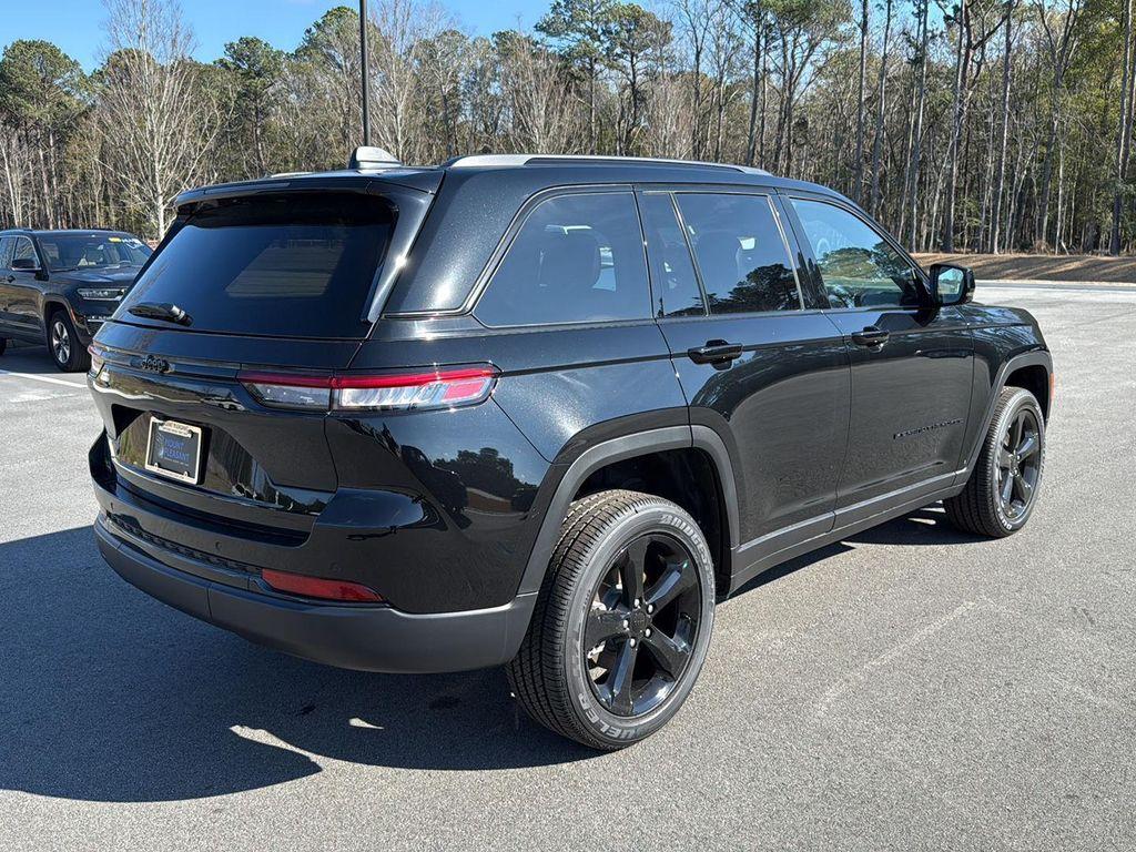 new 2025 Jeep Grand Cherokee car, priced at $36,125