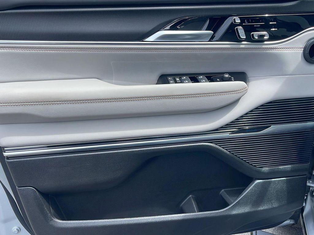 new 2026 Jeep Grand Wagoneer car, priced at $93,342