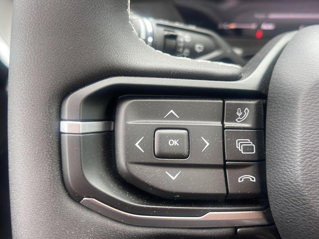 new 2026 Jeep Cherokee car, priced at $38,270