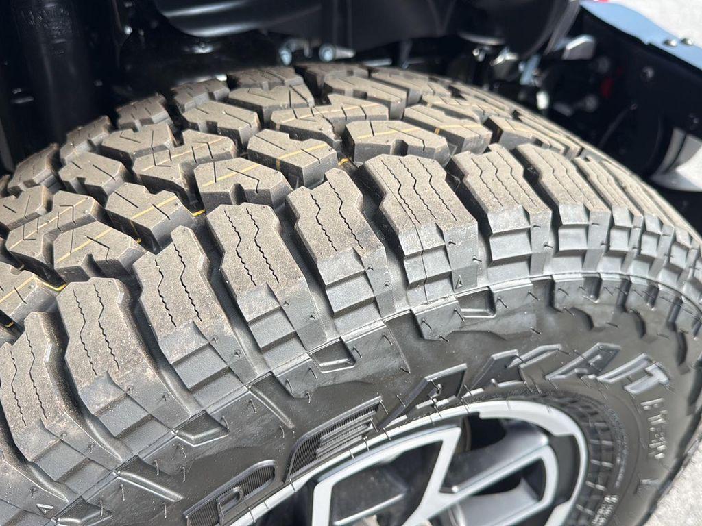 new 2026 Jeep Gladiator car, priced at $59,995