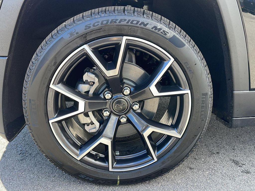 new 2026 Jeep Cherokee car, priced at $44,315