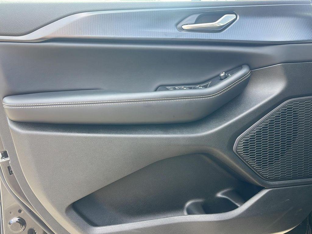 new 2025 Jeep Grand Cherokee L car, priced at $39,875