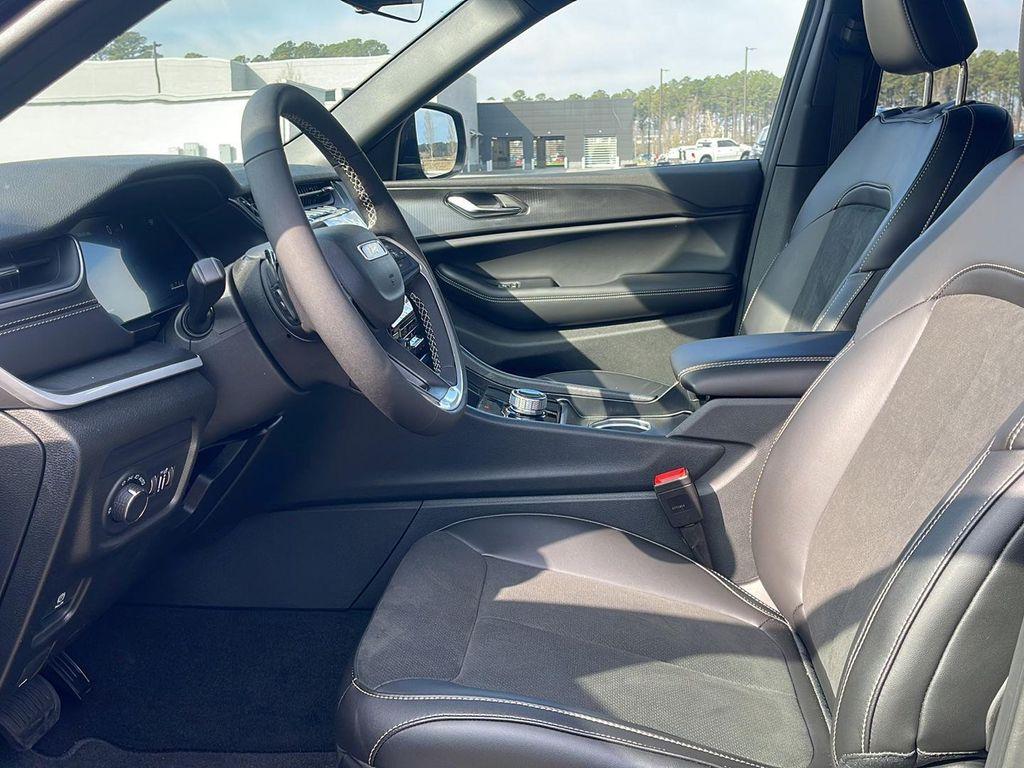 new 2025 Jeep Grand Cherokee L car, priced at $39,875