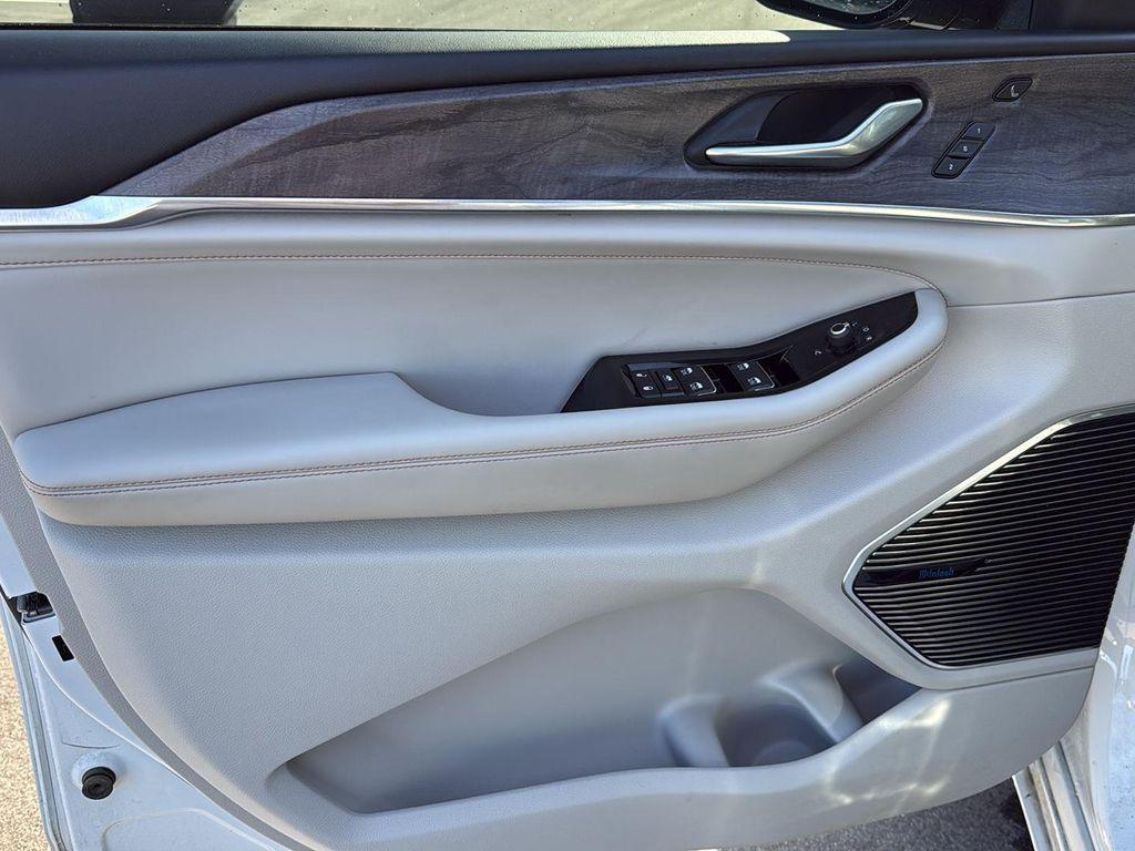 used 2022 Jeep Grand Cherokee car