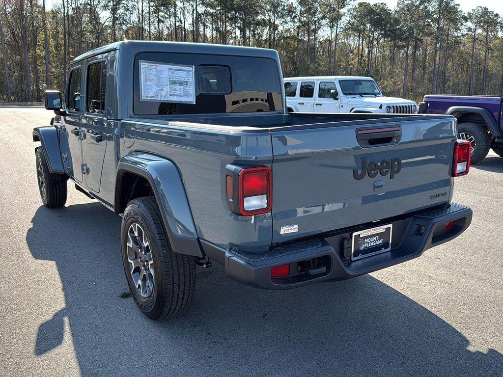 new 2026 Jeep Gladiator car, priced at $48,440