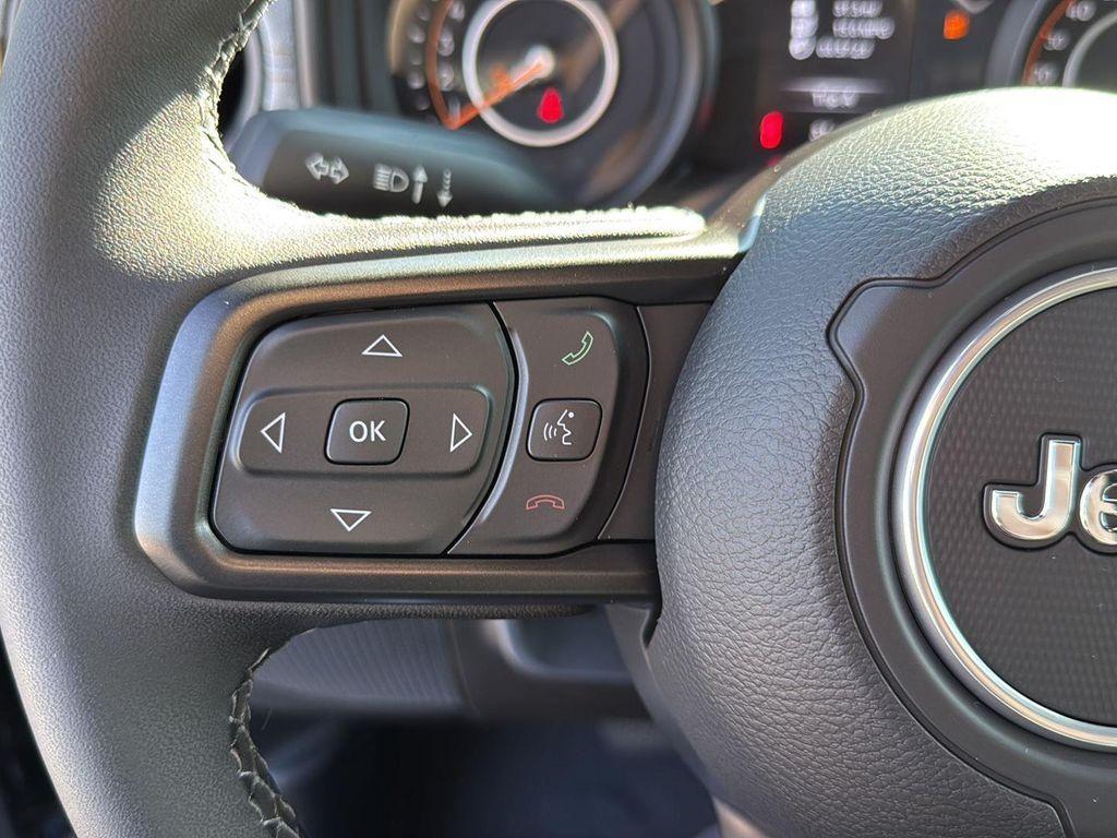 new 2025 Jeep Gladiator car, priced at $37,360